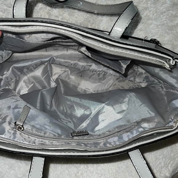 Carpisa Purse bag pocketbook handbag faux gray patent. Used once. Lots of space - Picture 3 of 7